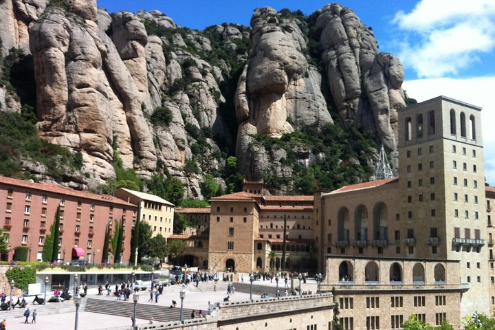 Bodegas y Montserrat - Imagen 10